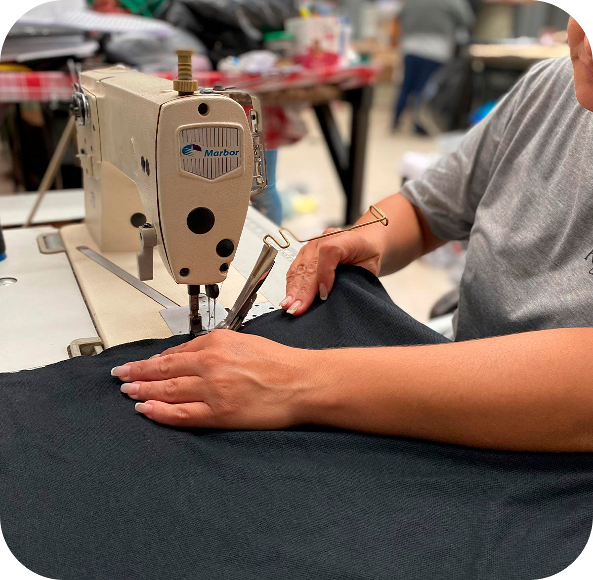 Costureira.jpg__PID:b1344b29-2660-4d99-b9dc-eb18bb1e8675