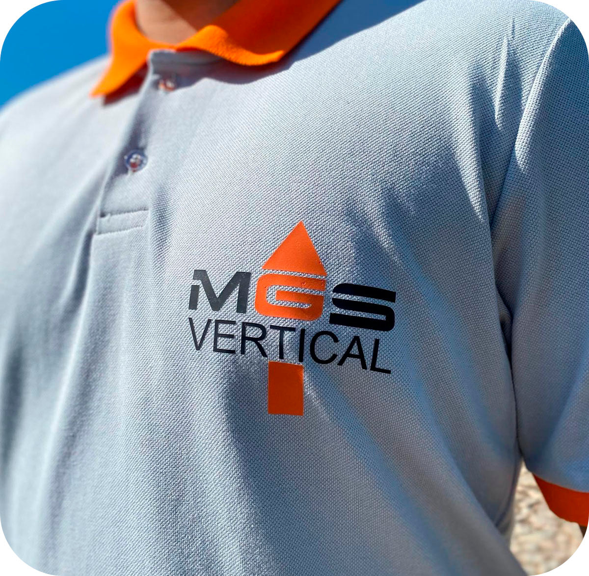 Polo cinza.jpg__PID:d243755a-3aa9-4228-8cbd-a4edca2c368a